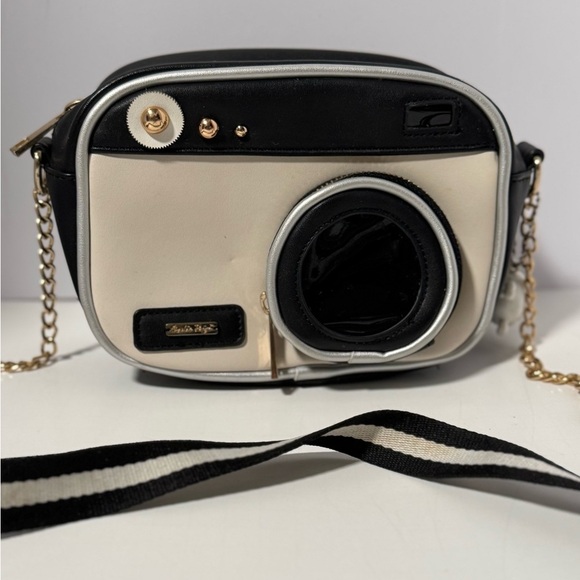Charlie Paige Crossbody Camera Purse - Picture 1 of 9